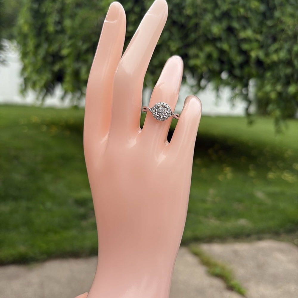 Round Brilliant 1/4 ct Lab Created Diamond Ring Sterling Silver Size 7 - Picture 3 of 12